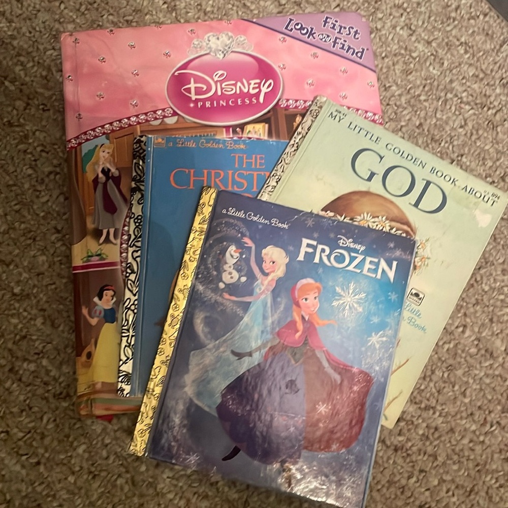 Disney Princesses.book and golden books
